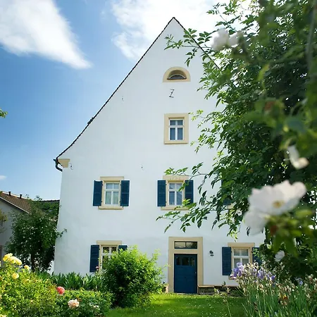 Villa Sommerach 酒店 *